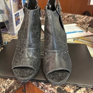 Elegant Black Peep-Toe Heeled Boots